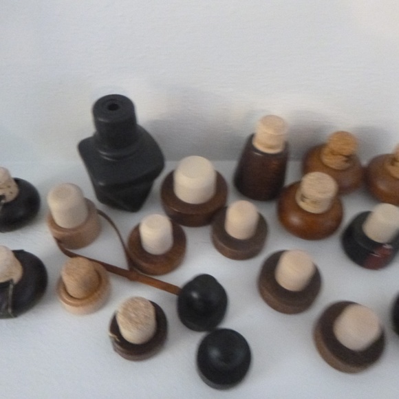 OVER 20 TEQUILA BOTTLE CORKS TOPS STOPPERS - Picture 2 of 11